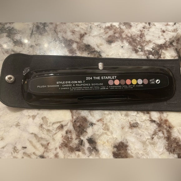 Marc Jacobs eye-conic multi-finish eyeshadow palette - Picture 2 of 2